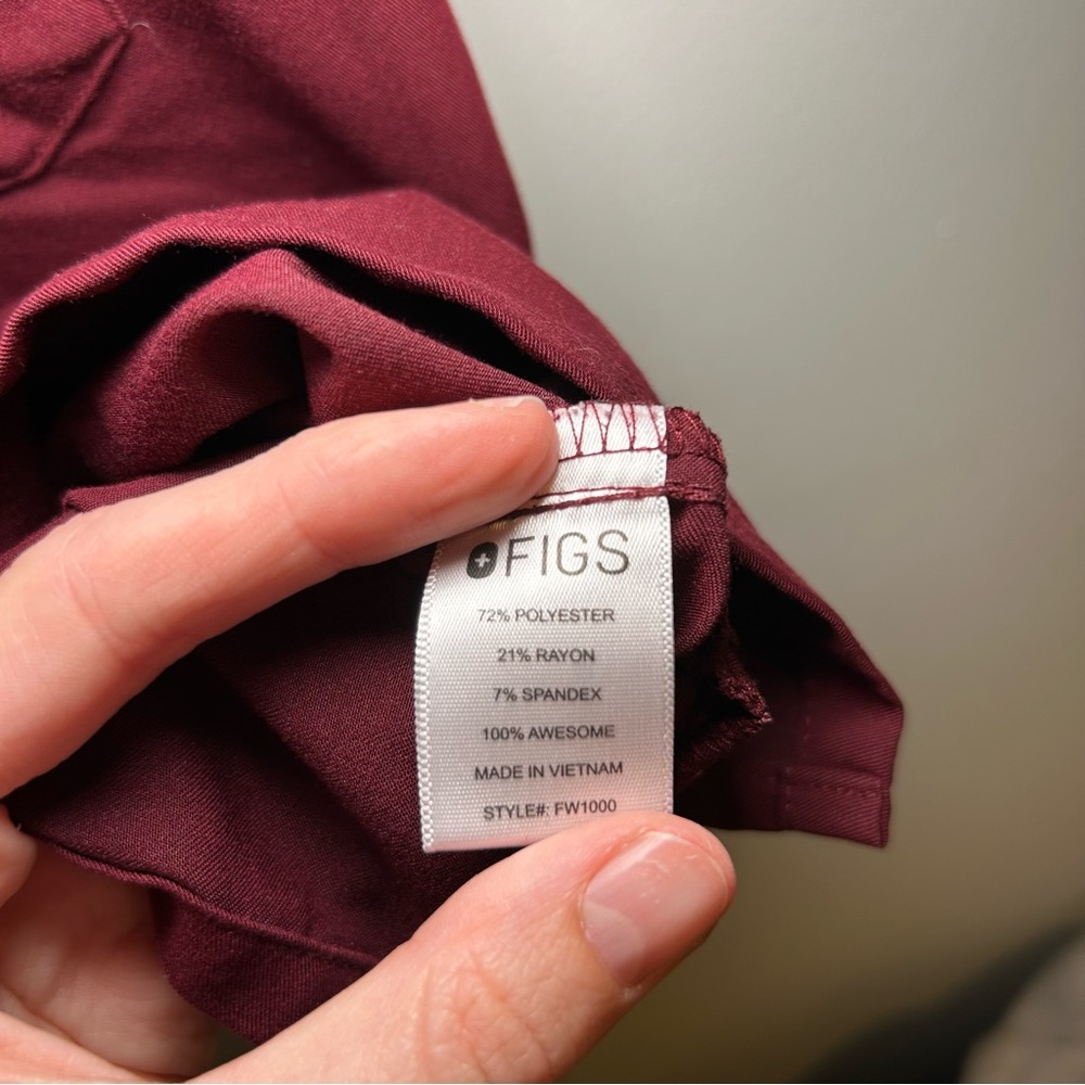Figs Catarina One-Pocket Scrub Top Burgundy Size Small - Picture 7 of 9